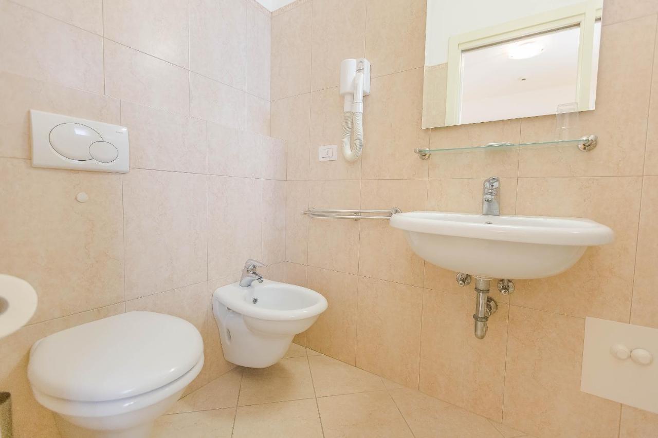 Hotel Confort Rimini Eksteriør bilde