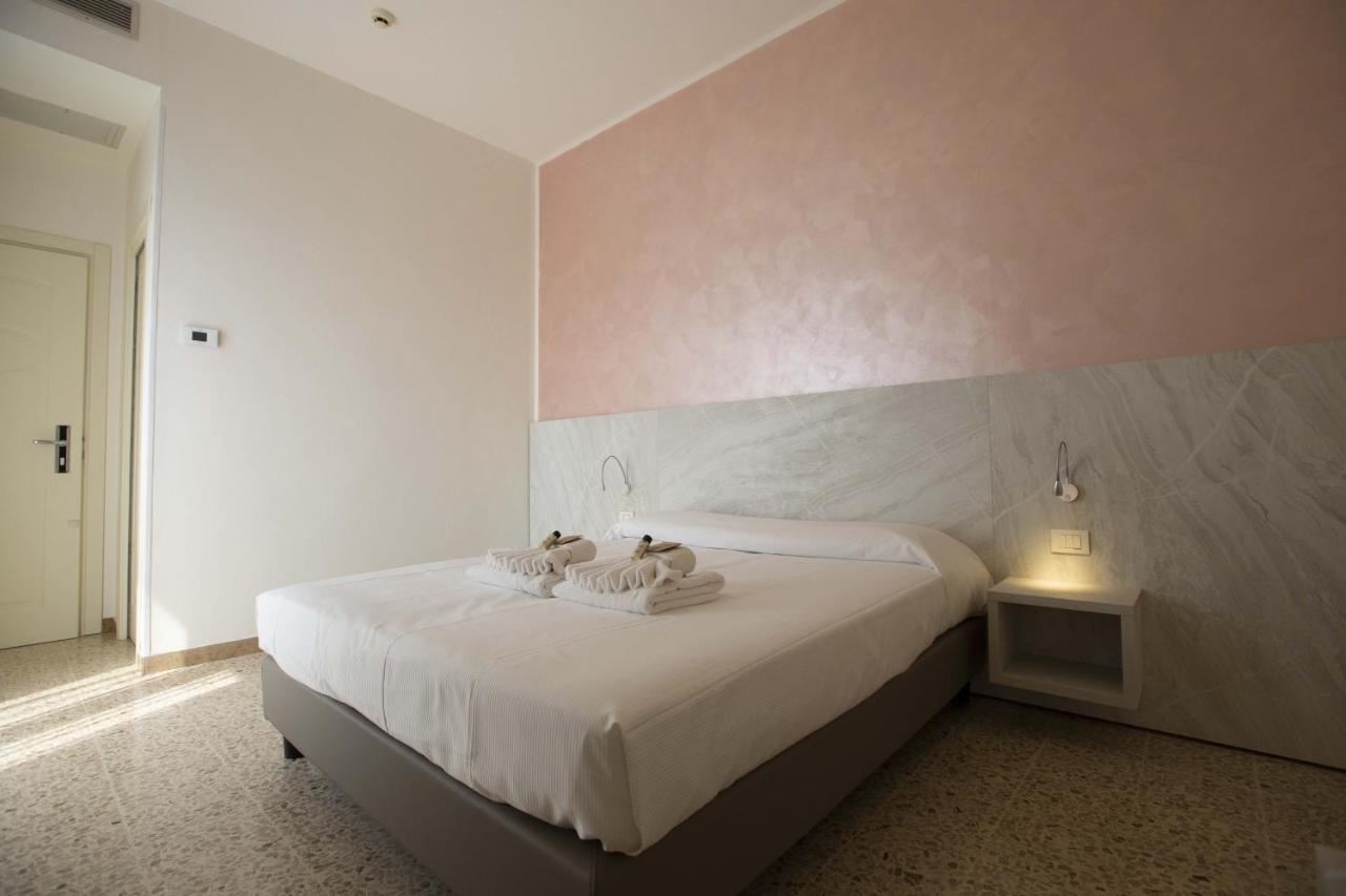 Hotel Confort Rimini Eksteriør bilde